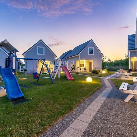 Morskie Opowiesci Niechorze Exteriér fotografie